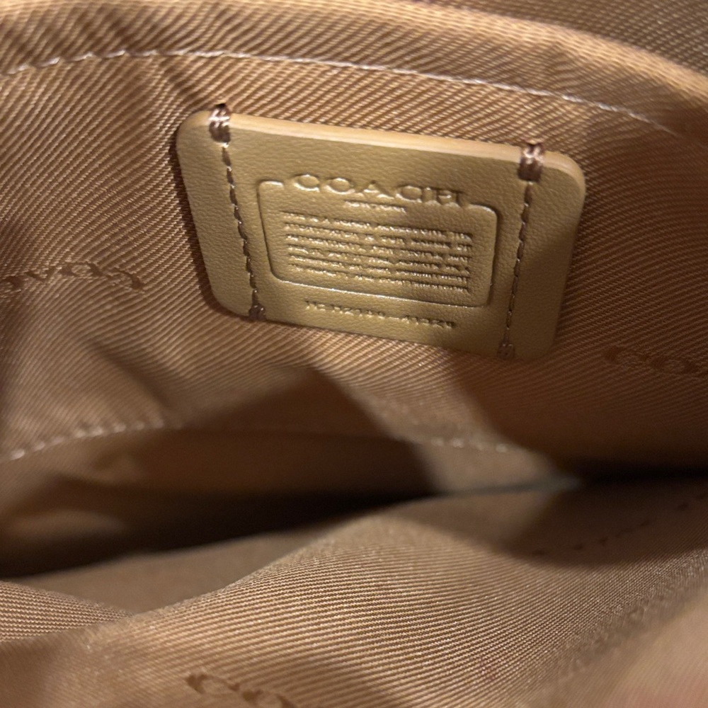Coach Off-White Crossbody Bag - Picture 5 of 8